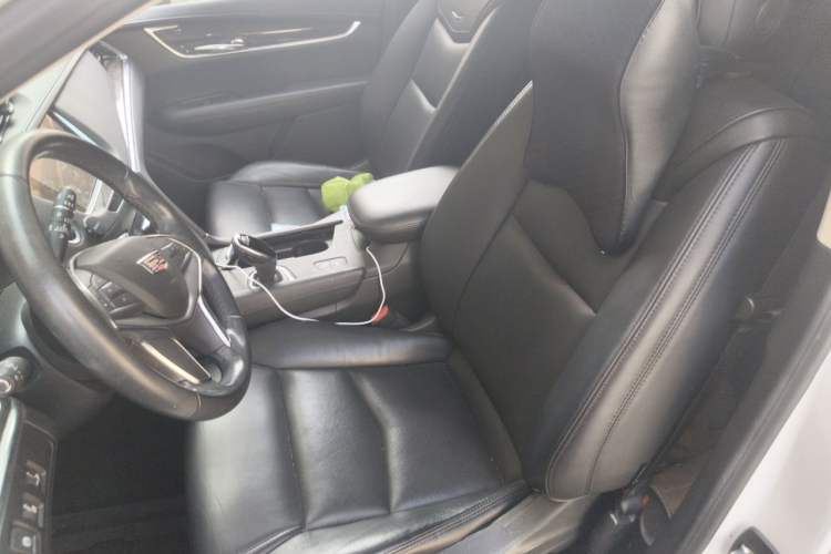 Used Cadillac XT5 2018 25T Luxury Model Left Front Seat
