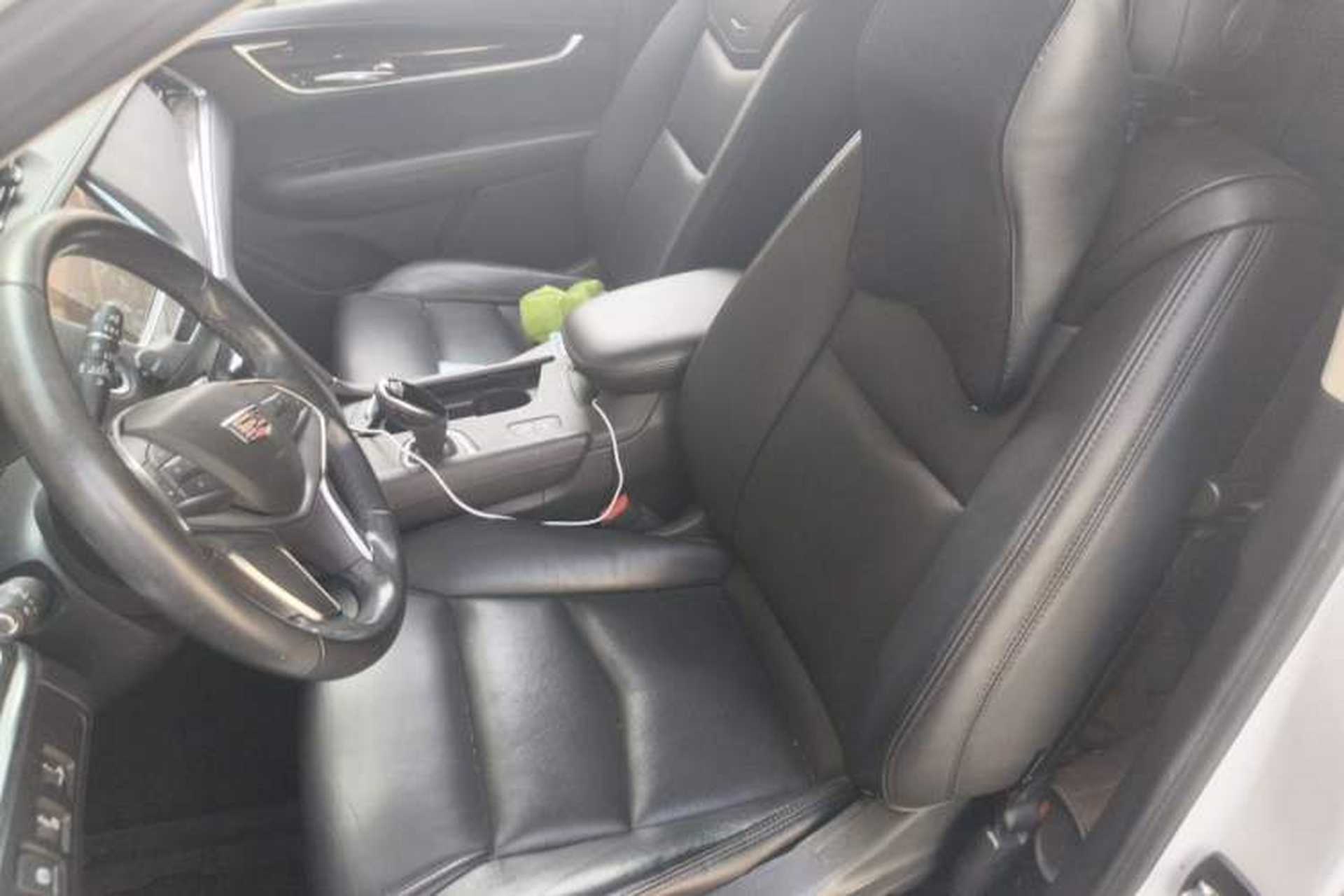 Used Cadillac XT5 2018 25T Luxury Model Left Front Seat