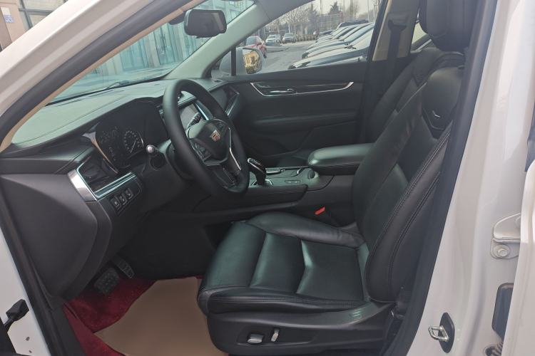 Used Cadillac XT5 2018 25T Luxury Model Left Front Seat