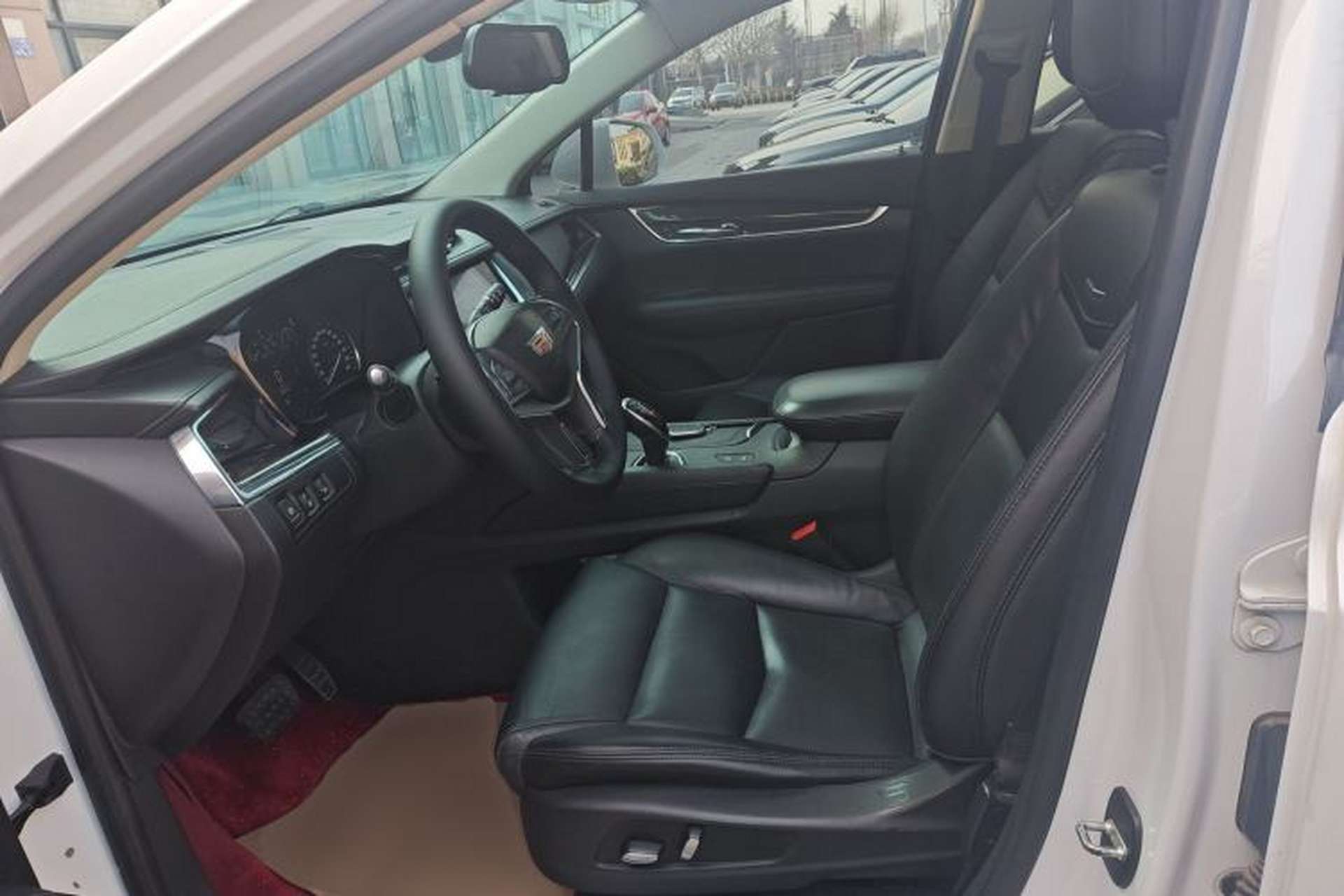Used Cadillac XT5 2018 25T Luxury Model Left Front Seat