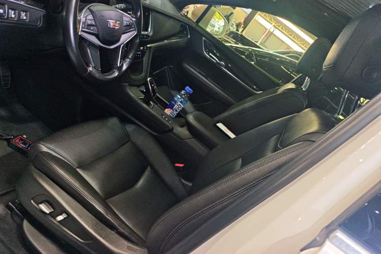 Used Cadillac XT5 2018 28E Four-Wheel Drive Tech Version Left Front Seat