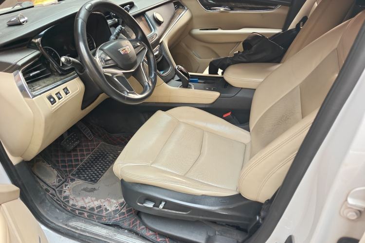 Used Cadillac XT5 2018 25T Luxury Model Left Front Seat