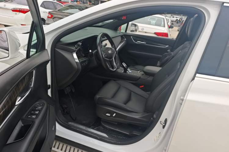 Used Cadillac XT5 2018 28E Four-Wheel Drive Tech Version Left Front Seat