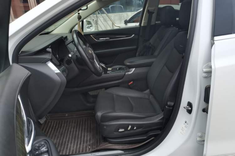 Used Cadillac XT5 2018 28T Four-Wheel Drive Luxury Model Left Front Seat
