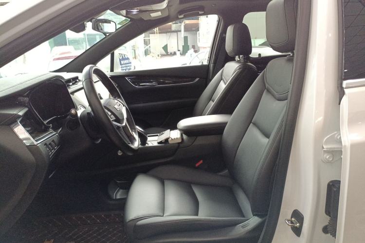 Used Cadillac XT5 2018 25T Tech Model Left Front Seat