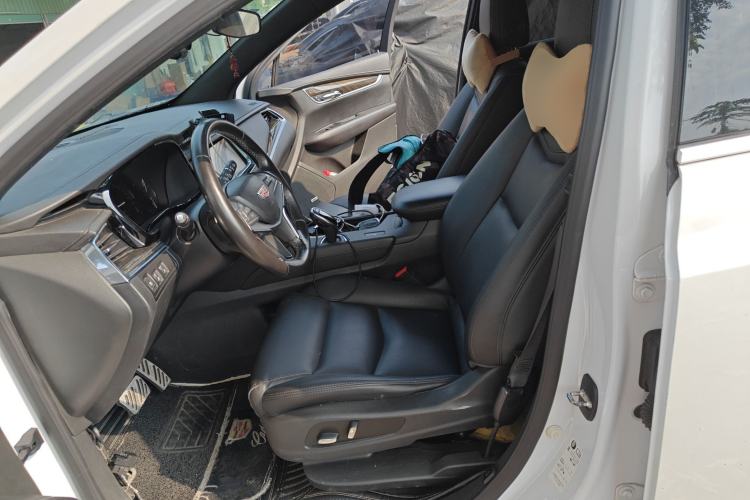 Used Cadillac XT5 2018 25T Tech Model Left Front Seat