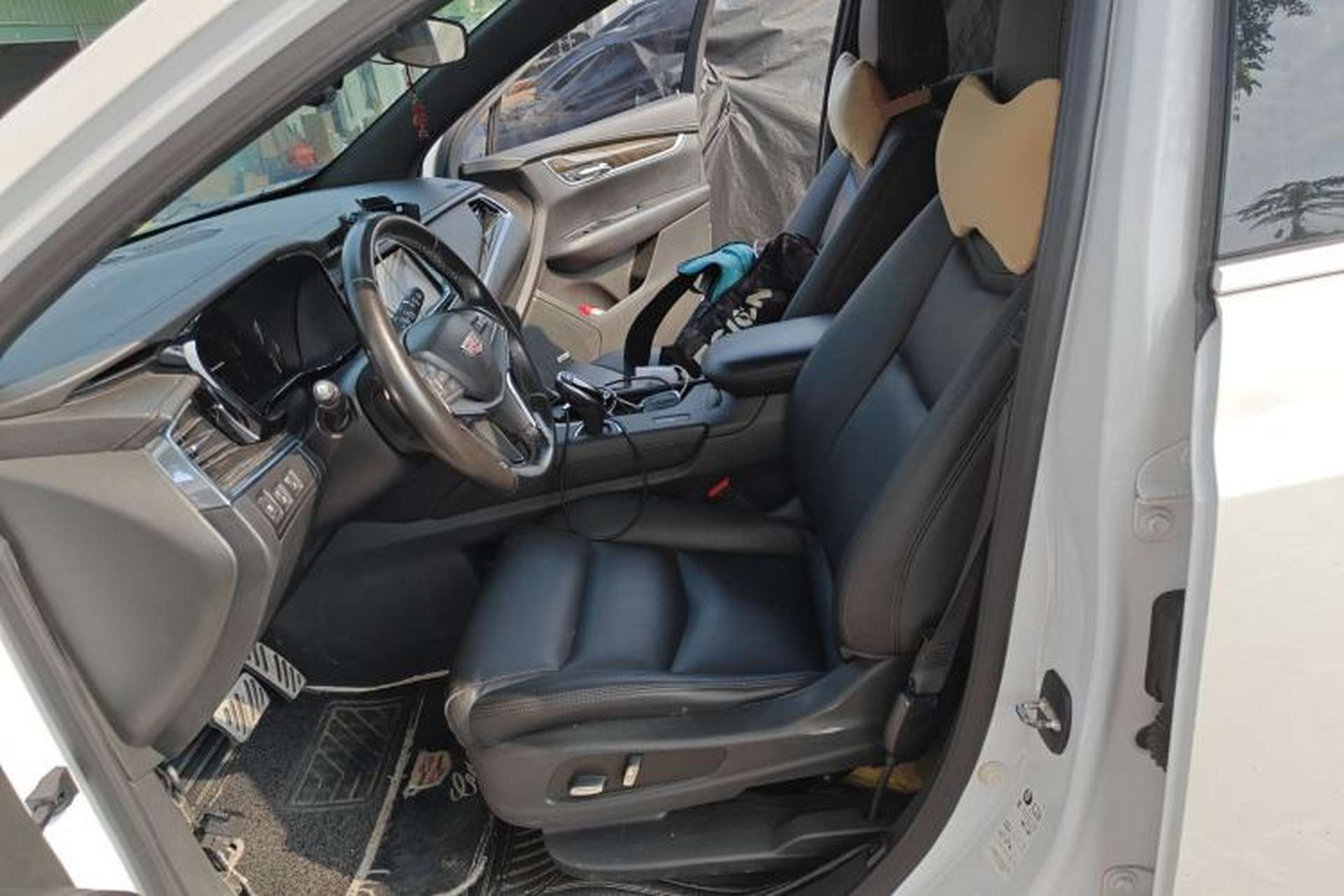 Used Cadillac XT5 2018 25T Tech Model Left Front Seat