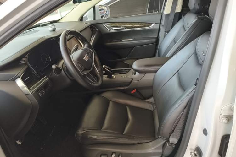 Used Cadillac XT5 2018 28T Four-Wheel Drive Luxury Model Left Front Seat