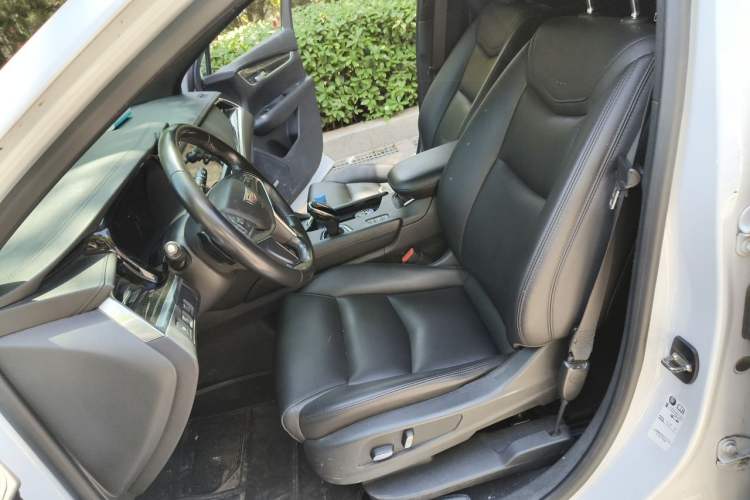 Used Cadillac XT5 2018 28E Four-Wheel Drive Tech Version Left Front Seat
