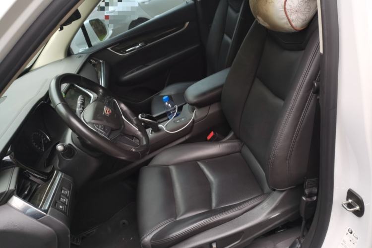 Used Cadillac XT5 2018 25T Luxury Model Left Front Seat