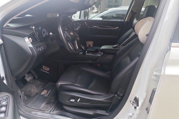 Used Cadillac XT5 2018 25T Luxury Model Left Front Seat
