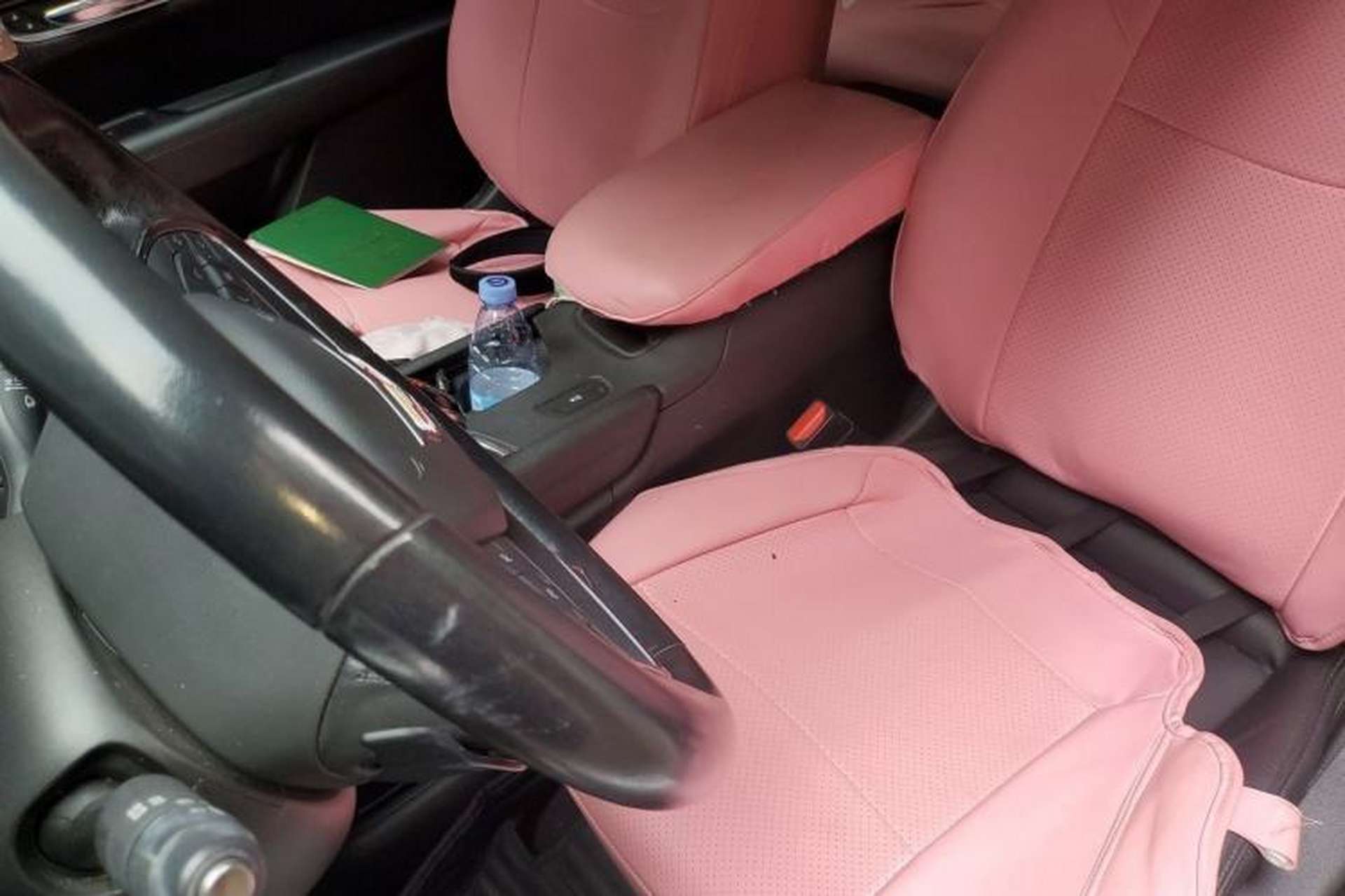 Used Cadillac XT5 2018 25T Tech Model Left Front Seat