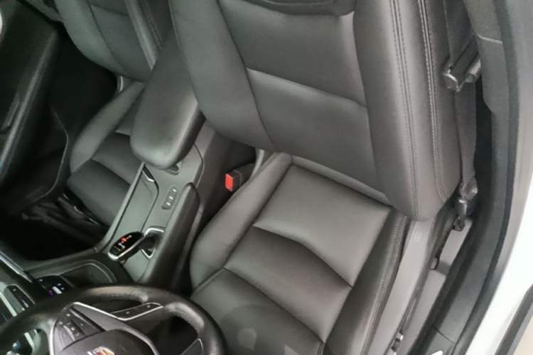 Used Cadillac XT5 2018 28E Four-Wheel Drive Tech Version Left Front Seat