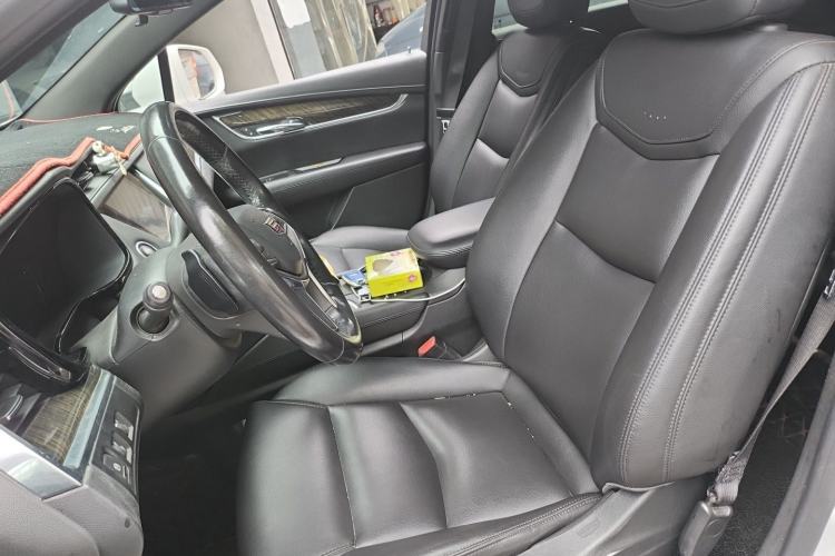 Used Cadillac XT5 2018 28E Four-Wheel Drive Tech Version Left Front Seat
