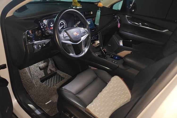 Used Cadillac XT5 2018 25T Luxury Model Left Front Seat