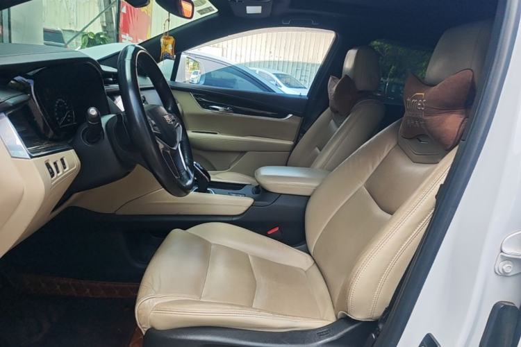 Used Cadillac XT5 2018 25T Luxury Model Left Front Seat