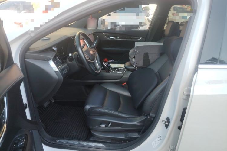 Used Cadillac XT5 2018 28E Four-Wheel Drive Tech Version Left Front Seat