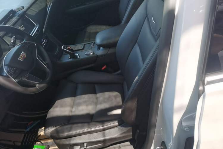 Used Cadillac XT5 2018 25T Luxury Model Left Front Seat