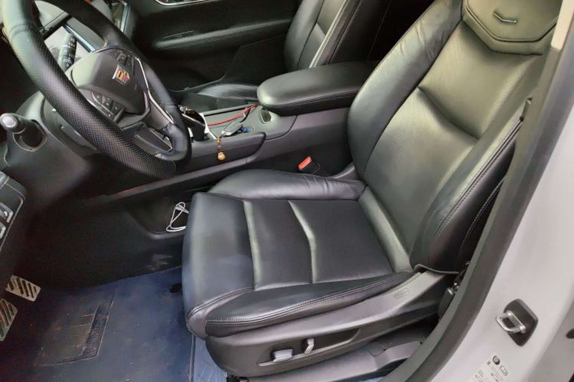 Used Cadillac XT5 2018 25T Luxury Model Left Front Seat