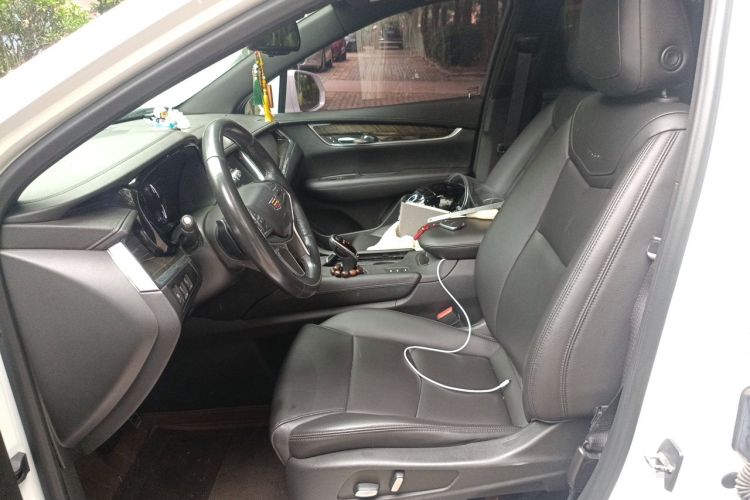Used Cadillac XT5 2018 28E Four-Wheel Drive Tech Version Left Front Seat