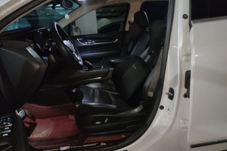 Used Cadillac XT5 2018 25T Luxury Model Left Front Seat