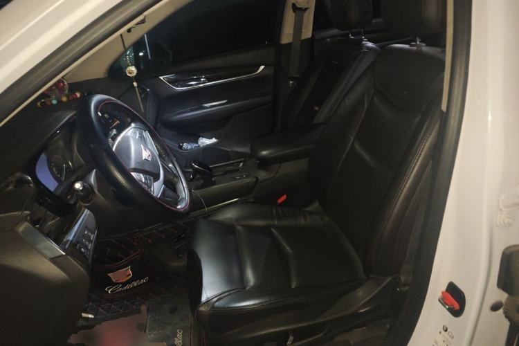 Used Cadillac XT5 2018 25T Luxury Model Left Front Seat