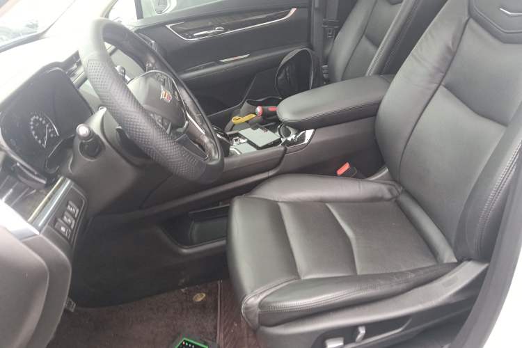 Used Cadillac XT5 2018 25T Luxury Model Left Front Seat