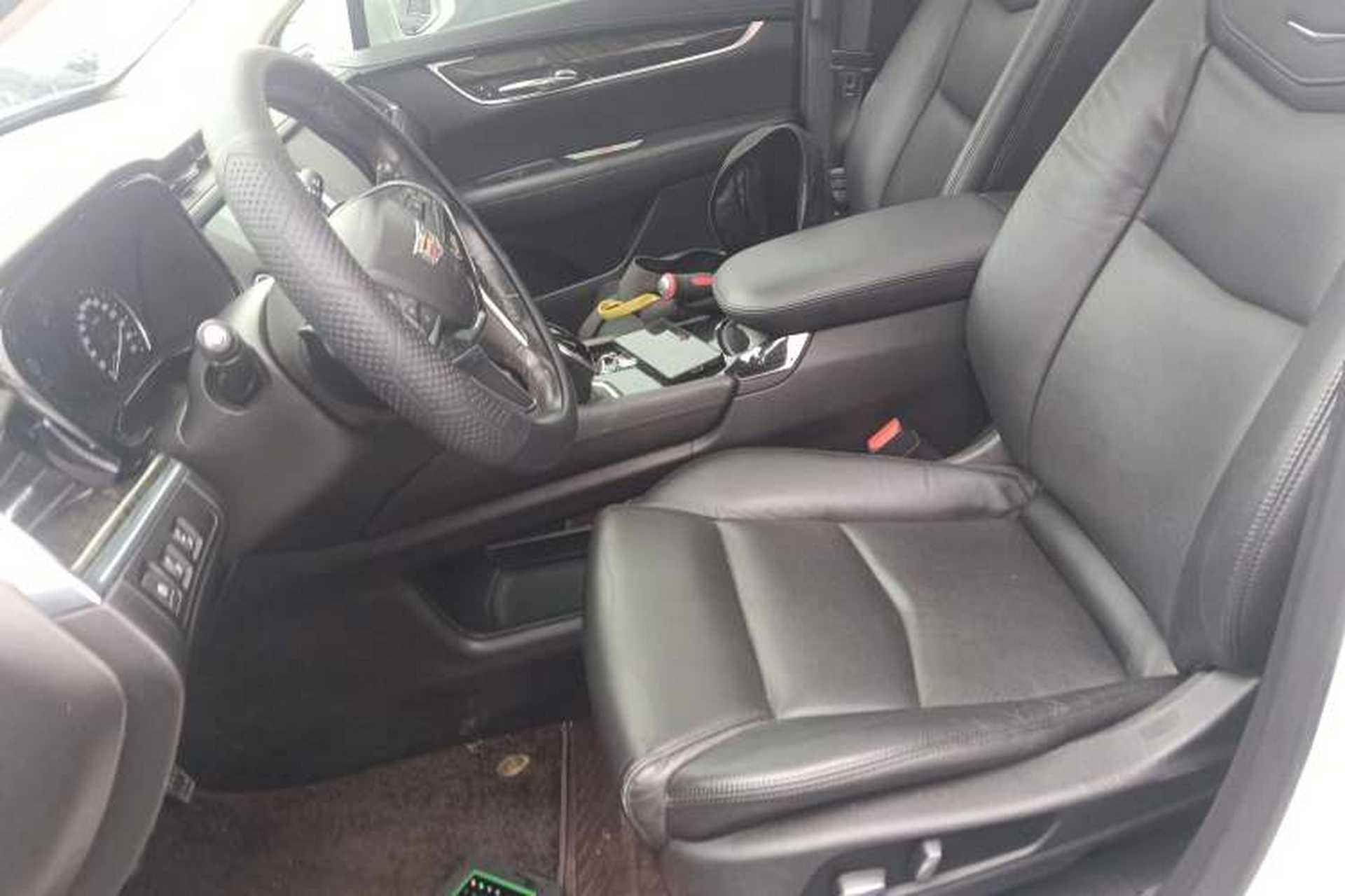 Used Cadillac XT5 2018 25T Luxury Model Left Front Seat