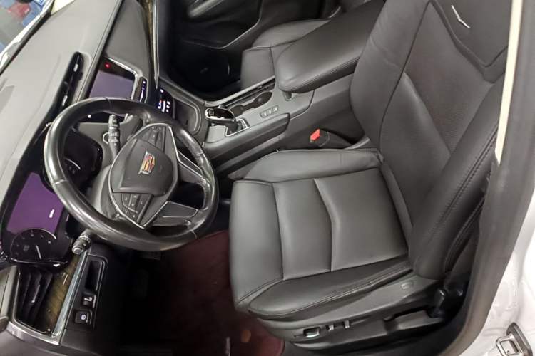 Used Cadillac XT5 2018 28T Four-Wheel Drive Luxury Model Left Front Seat