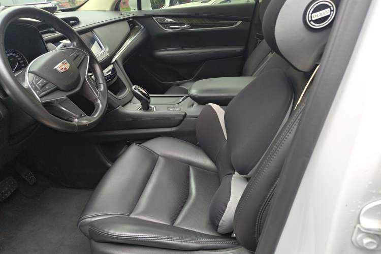 Used Cadillac XT5 2018 25T Luxury Model Left Front Seat