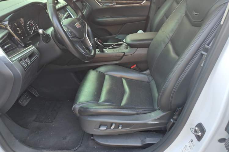 Used Cadillac XT5 2018 28T Four-Wheel Drive Luxury Model Left Front Seat