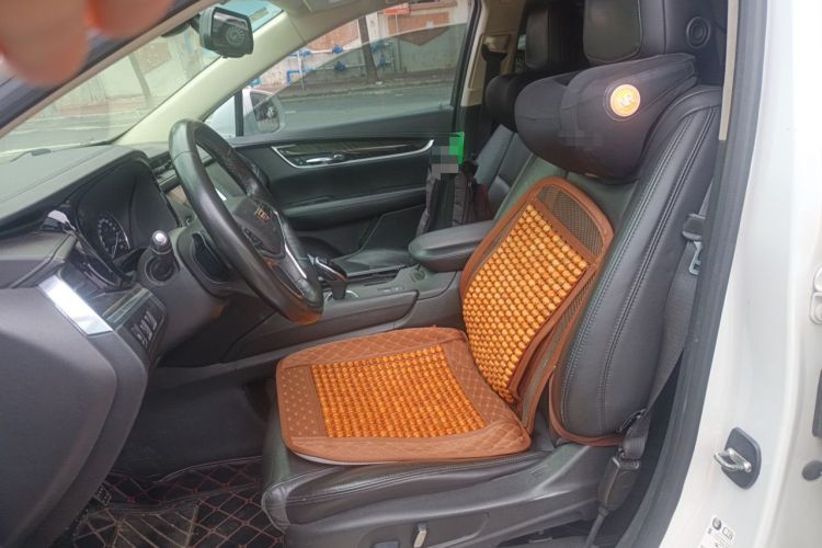 Used Cadillac XT5 2018 25T Luxury Model Left Front Seat