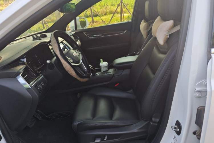 Used Cadillac XT5 2018 28E Four-Wheel Drive Tech Version Left Front Seat