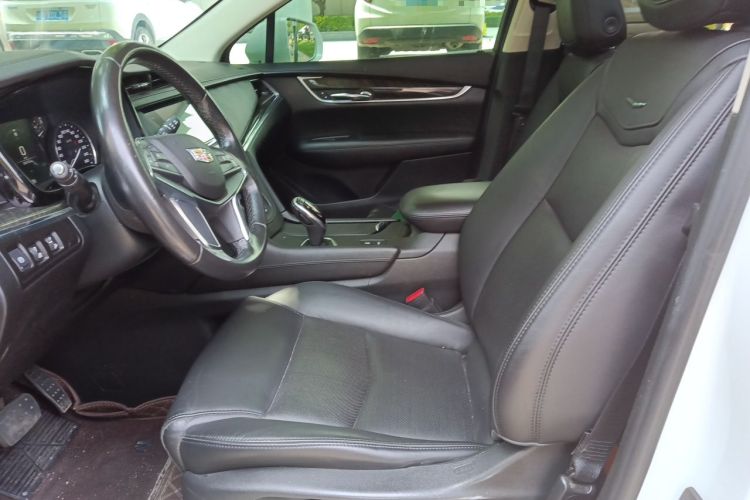 Used Cadillac XT5 2018 25T Luxury Model Left Front Seat