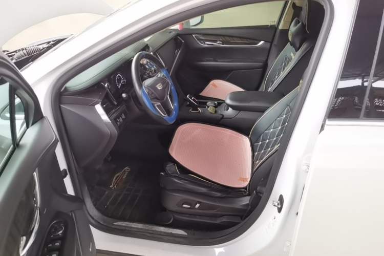 Used Cadillac XT5 2018 25T Luxury Model Left Front Seat