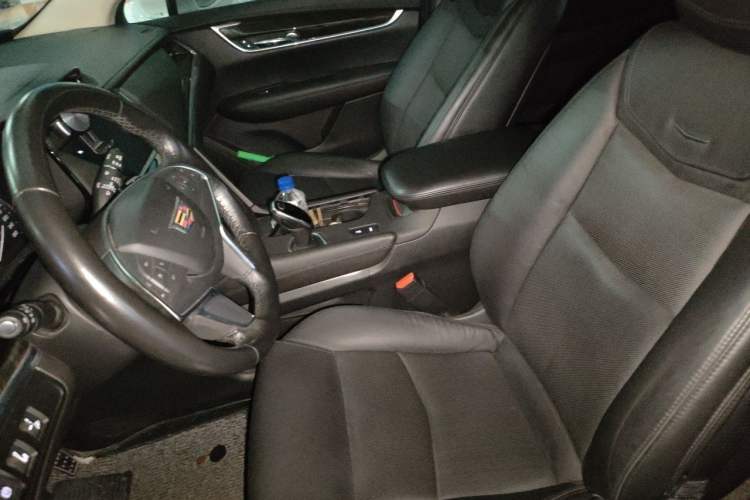 Used Cadillac XT5 2018 25T Luxury Model Left Front Seat