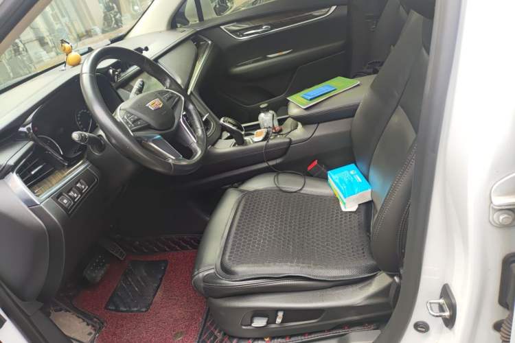 Used Cadillac XT5 2018 25T Luxury Model Left Front Seat