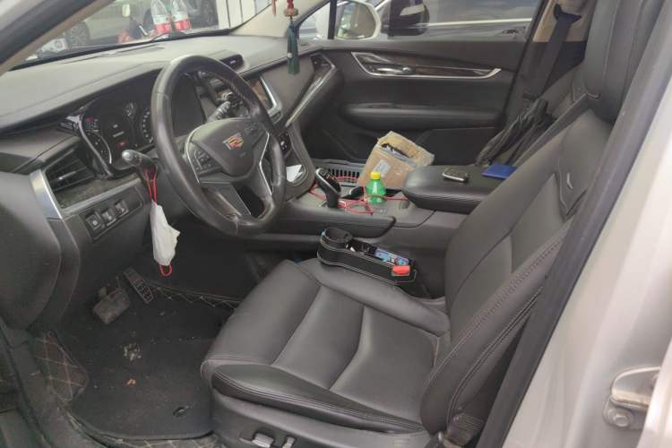 Used Cadillac XT5 2018 25T Luxury Model Left Front Seat