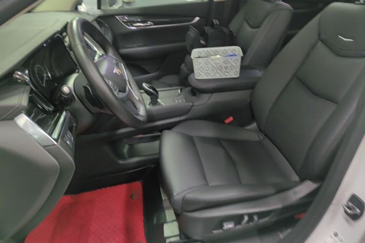 Used Cadillac XT5 2018 28T Four-Wheel Drive Luxury Model Left Front Seat