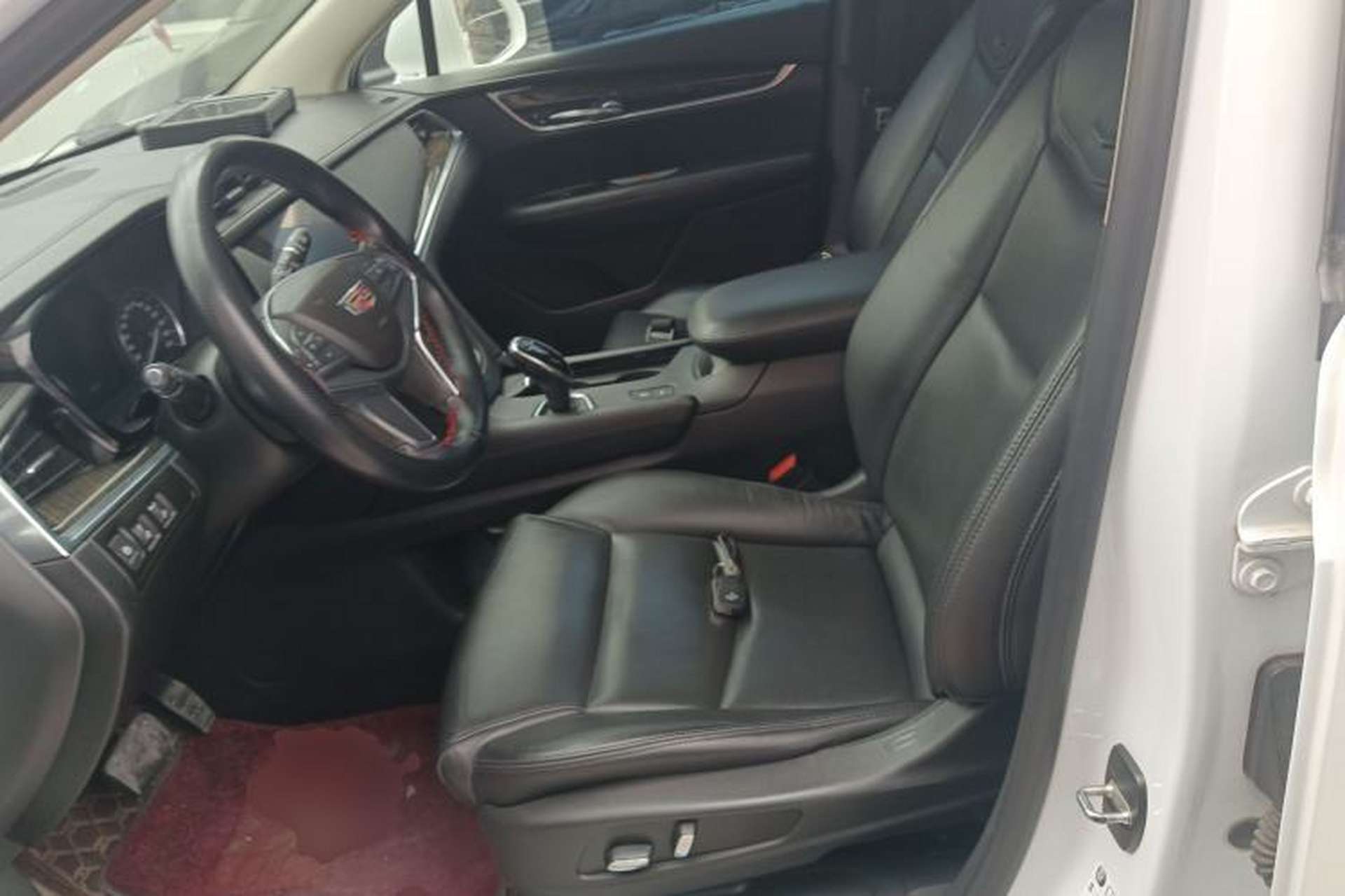 Used Cadillac XT5 2018 25T Luxury Model Left Front Seat