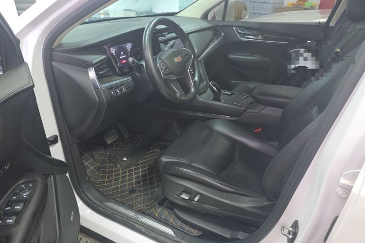 Used Cadillac XT5 2018 25T Luxury Model Left Front Seat