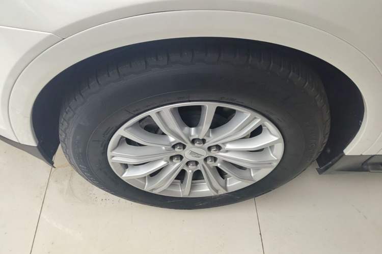 Used Cadillac XT5 2018 28E Four-Wheel Drive Tech Version Left Front Wheel Hub