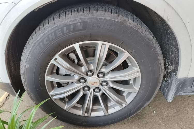 Used Cadillac XT5 2018 28T Four-Wheel Drive Luxury Model Left Front Wheel Hub