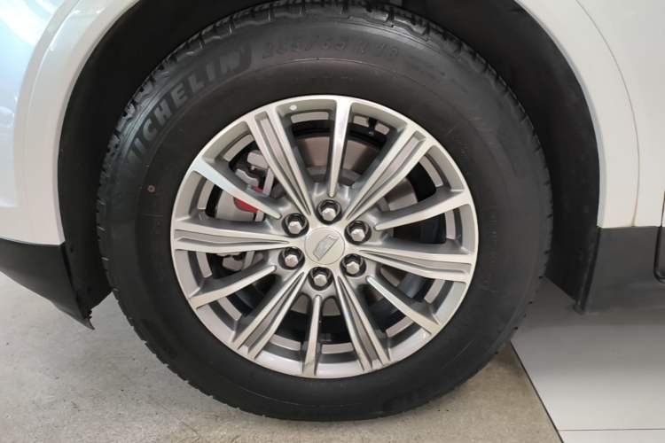 Used Cadillac XT5 2018 28T Four-Wheel Drive Luxury Model Left Front Wheel Hub