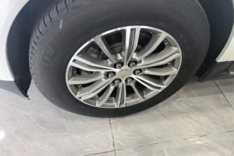 Used Cadillac XT5 2018 25T Luxury Model Left Front Wheel Hub
