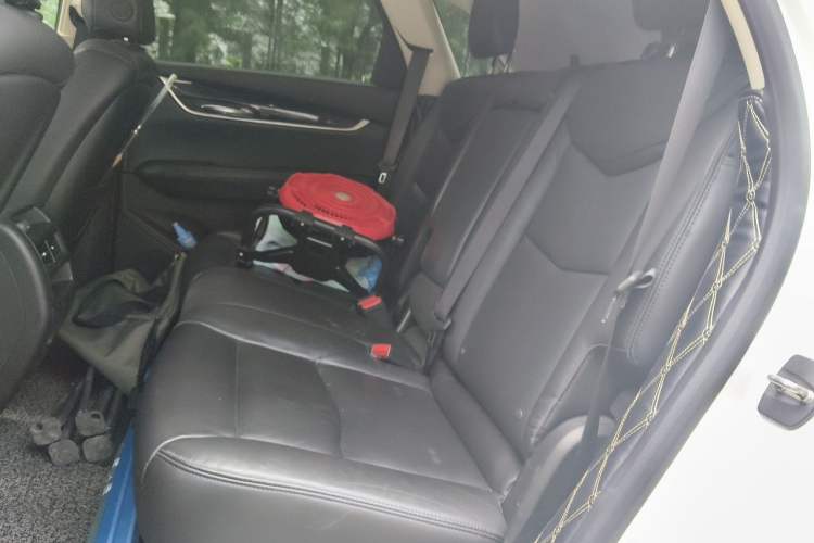 Used Cadillac XT5 2018 25T Luxury Model Left Rear Seat