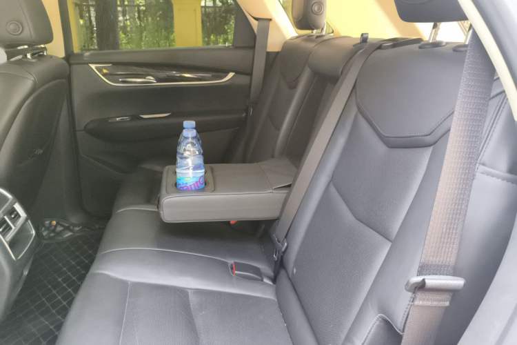 Used Cadillac XT5 2018 25T Luxury Model Left Rear Seat