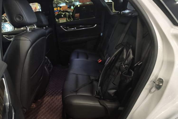 Used Cadillac XT5 2018 25T Tech Model Left Rear Seat