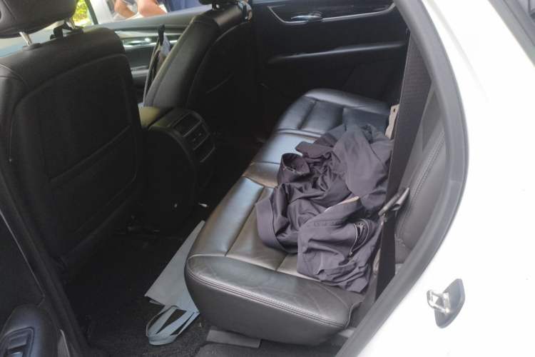 Used Cadillac XT5 2018 25T Luxury Model Left Rear Seat