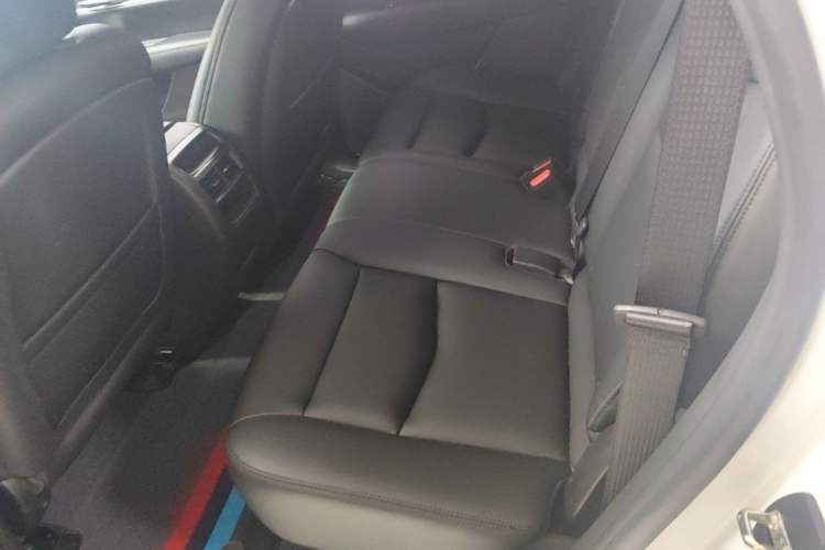 Used Cadillac XT5 2018 28E Four-Wheel Drive Tech Version Left Rear Seat